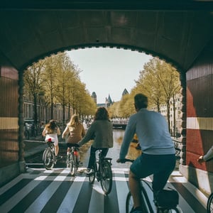 Best Cycling Routes in Amsterdam for First-Time Visitors